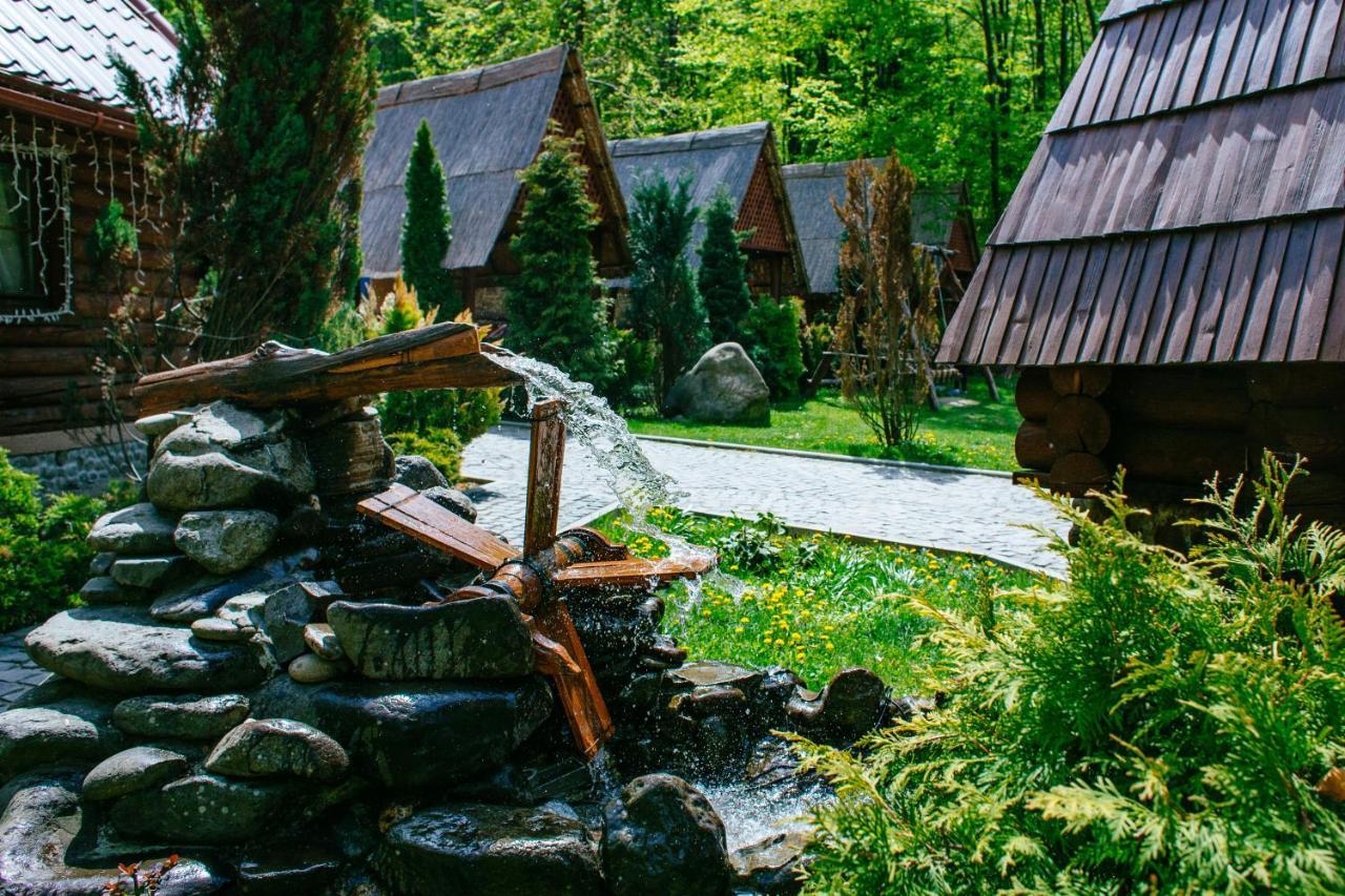 Hotel Toursit Complex Polyana Kvasova Zewnętrze zdjęcie