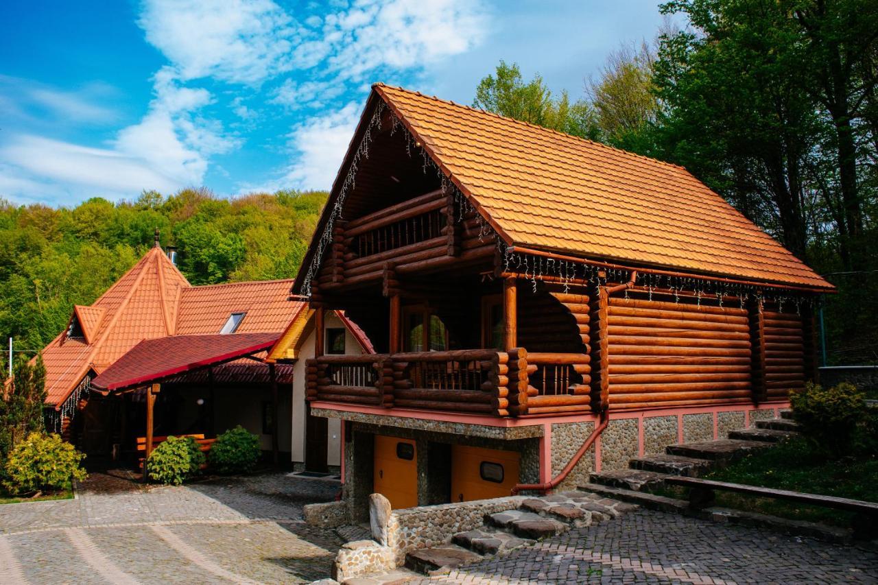 Hotel Toursit Complex Polyana Kvasova Zewnętrze zdjęcie